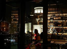 Pierre Champagne bar & Wine shop