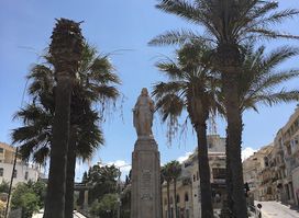 Statue of the Sacred Heart of Jesus