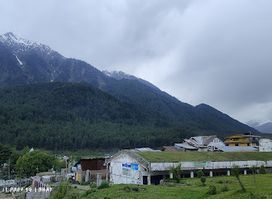 Pahalgam Tourist Taxi stand
