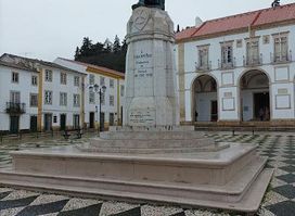 Estatua De Gualdim Pais