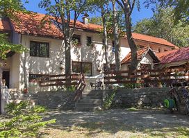 Petehovac, Mountaineering Center