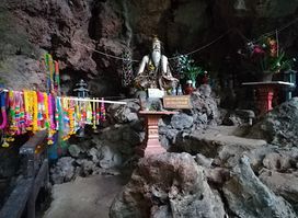ถ้ำปลา Tham Pla (Fish Cave)