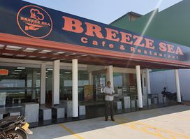 Breeze Sea Cafe & Restaurant