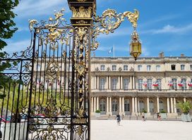 Government Palace - Palace Garden