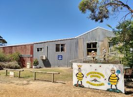 Clifford's Honey Farm