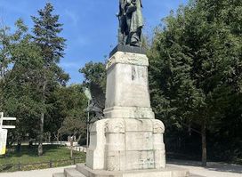 George Washington Statue