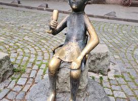 Tamada (Toastmaster) Statue