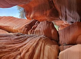 Roads End Slot Canyon tours And Brookside cottage Bnb