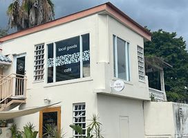 Isla Made Local Goods + Cafe