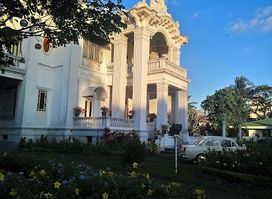 Nelly Garden Mansion
