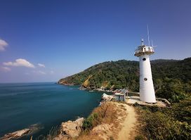 Lighthouse Koh Lanta, waterfall Bay