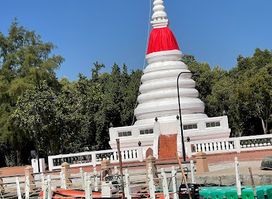 Phra Chedi Klang Nam (Samut Chedi)