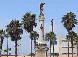 Muelle de Guerra de la Plaza Grau