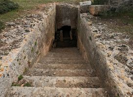 Tomb 9
