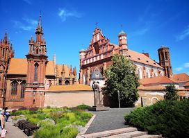 Yellow Vilnius Free Walking Tour