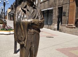 Statue of Kirk Kerkorian