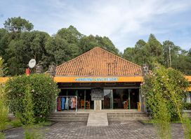 Karisimbi Cave Resort