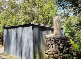 Pipeline Track Hut