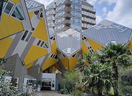 Cube houses (kubuswoningen)