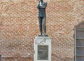 Monumento a Agustín Lara