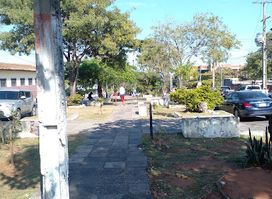 Paseo Central; E.E.U.U. e/ 20 y 21 proyectadas