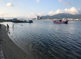 Cảng Sông Hàn (Bãi Đỗ Xe Đầu Đường Như Nguyệt)