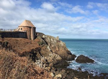 jersey/la-corbiere-lighthouse/landmark/la-crete-fort