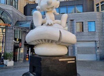 belgium/leuven/landmark/smurf-statue