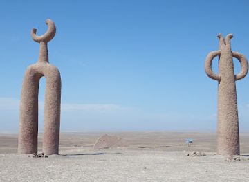 chile/arica-and-parinacota-region/landmark/presencias-tutelares