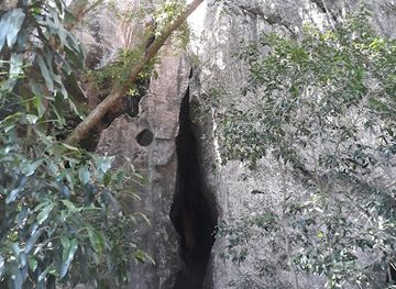 new-caledonia/koumac/landmark/koumac-grotto