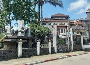 cameroon/douala/landmark/palais-dika-akwa