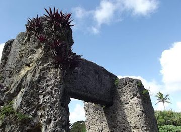 tonga/nuku-island/landmark/ha-amonga-a-maui-trilithon