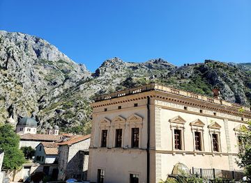 montenegro/ljesanska-nahija/landmark/st-tryphon-s-cathedral