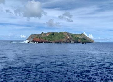 pitcairn-islands/bounty-bay-settlement/landmark/pitcairn-island