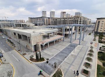 azerbaijan/baku/fountain-square/landmark/fountain-square-passage