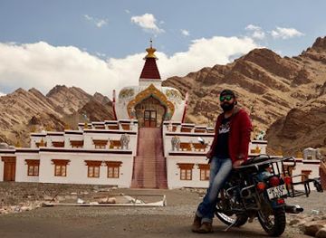 india/leh/landmark/exploreutladakh-tour-operator-in-ladakh-ladakh-bike-tour-suv-tour-services-ladakh-manali-srinagar-best-bike-rental