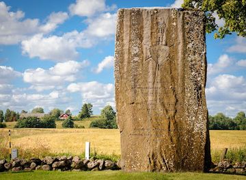 sweden/vastergotland/landmark/minnessten-over-slaget-vid-asle-kyrka