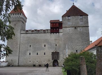 estonia/kuressaare-castle/landmark/ku-kuu-fish-restaurant-and-guesthouse-in-kuursaal