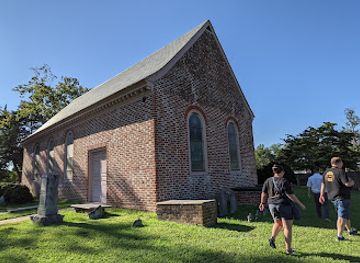 virginia/petersburg/landmark/blandford-church-and-cemetery-visitor-s-center