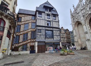 france/rouen/quartier-saint-maclou/landmark/place-barthelemy