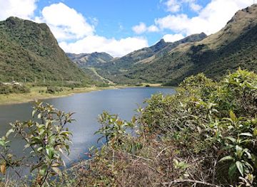 ecuador/oriente/landmark/laguna-papallacta