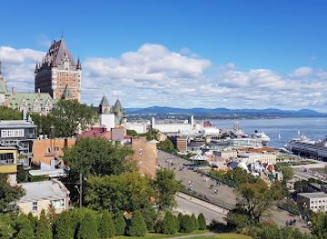 canada/quebec-city/landmark/place-de-l-hotel-de-ville
