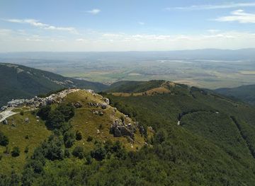 bulgaria/gabrovo/landmark/pametnik-bratska-mogila-groba