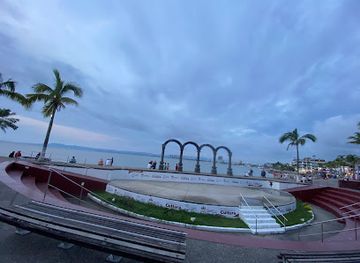 mexico/puerto-vallarta/zona-romantica/landmark/estatua-de-la-lavandera