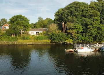 united-kingdom/surrey/landmark/eel-pie-island