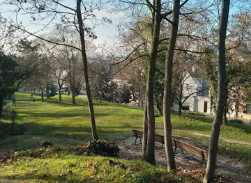 Tour de la Poudrière, vestiges de remparts médiévaux