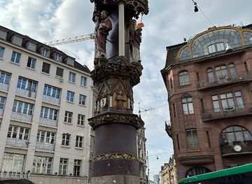 switzerland/basel/landmark/fischmarkt-brunnen