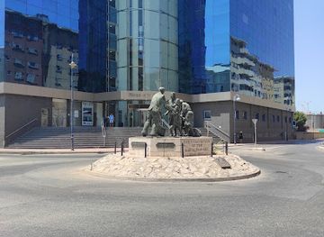 gibraltar/rosia-bay/landmark/monument-to-the-evacuation-of-gibraltarians