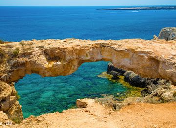 cyprus/konnos-beach/landmark/crow-s-arch