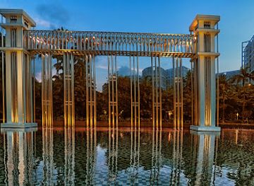 singapore/orchard-road/landmark/festival-arch